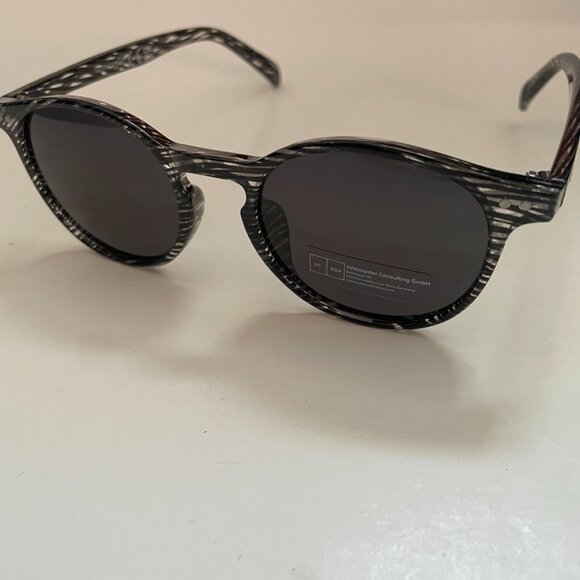 Gray Marble Round Sunglasses - Picture 4 of 6